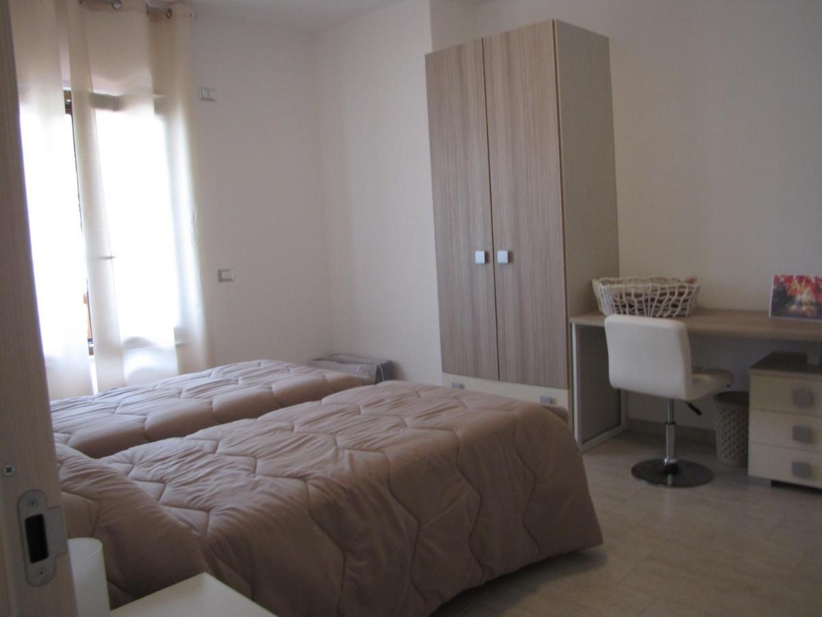 Quattro Stagioni Hotel Padula Bagian luar foto