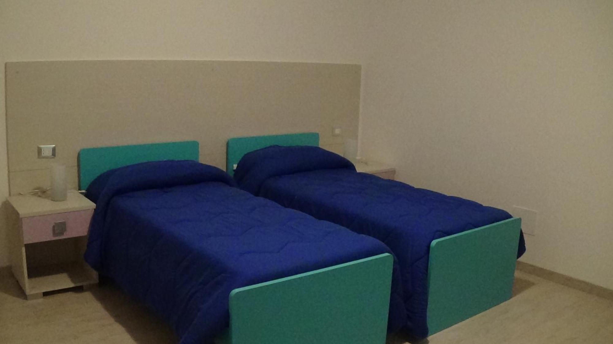 Quattro Stagioni Hotel Padula Bagian luar foto