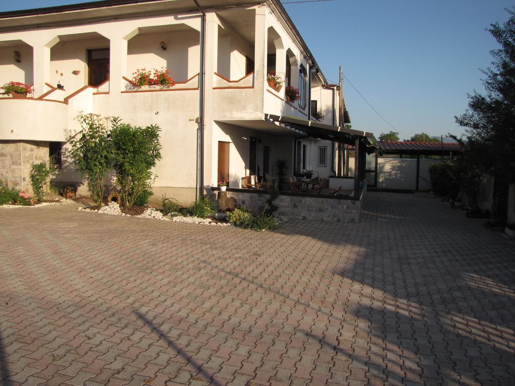 Quattro Stagioni Hotel Padula Bagian luar foto