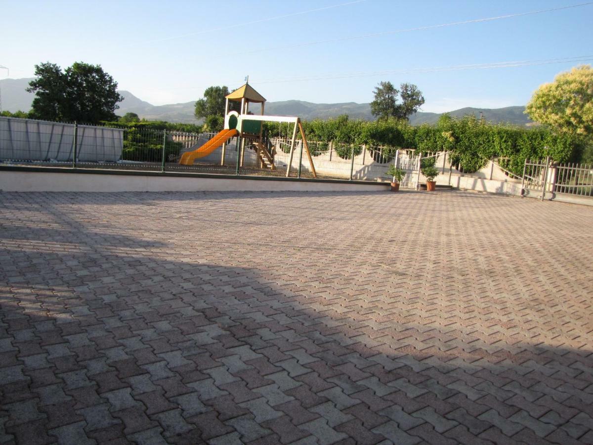 Quattro Stagioni Hotel Padula Bagian luar foto